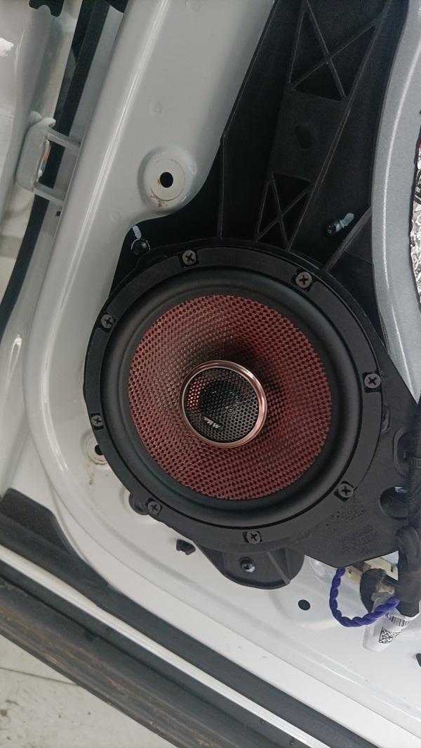 標致4008升級路翼汽車音響，音質效果大大提升！